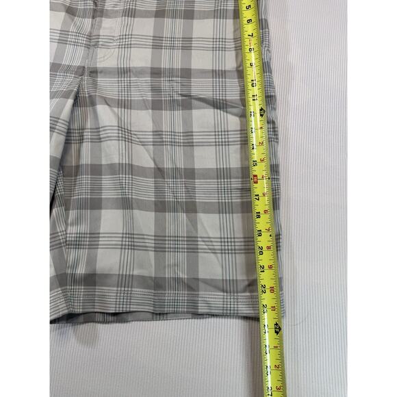 Columbia Regular Fit Plaid Shorts Gray 42x12 Cotton Blend Casual Golf - Picture 6 of 10